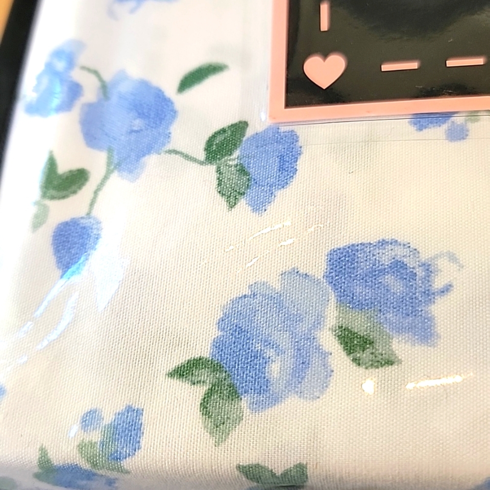 Betsey Johnson Blue Rosebud Rose Microfiber 4 Piece TWIN Sheet Set - Picture 3 of 3